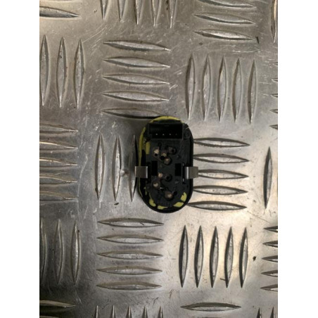 Interrupteur de leve vitre arriere droit OPEL MERIVA A PHASE 2 d’occasion