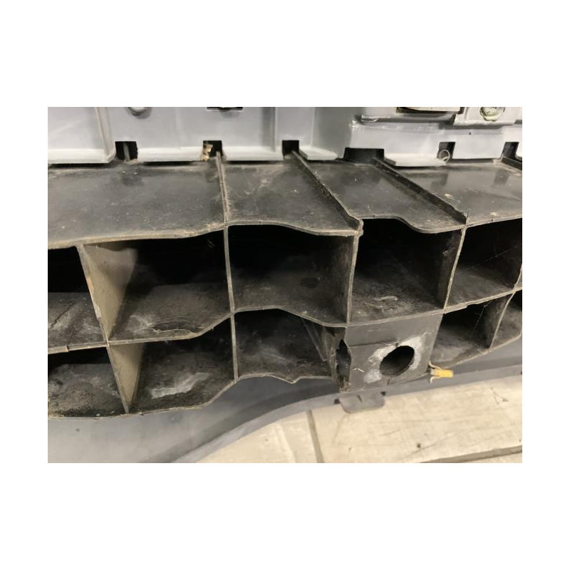 Pare choc arriere RENAULT R19 PHASE 2 d’occasion