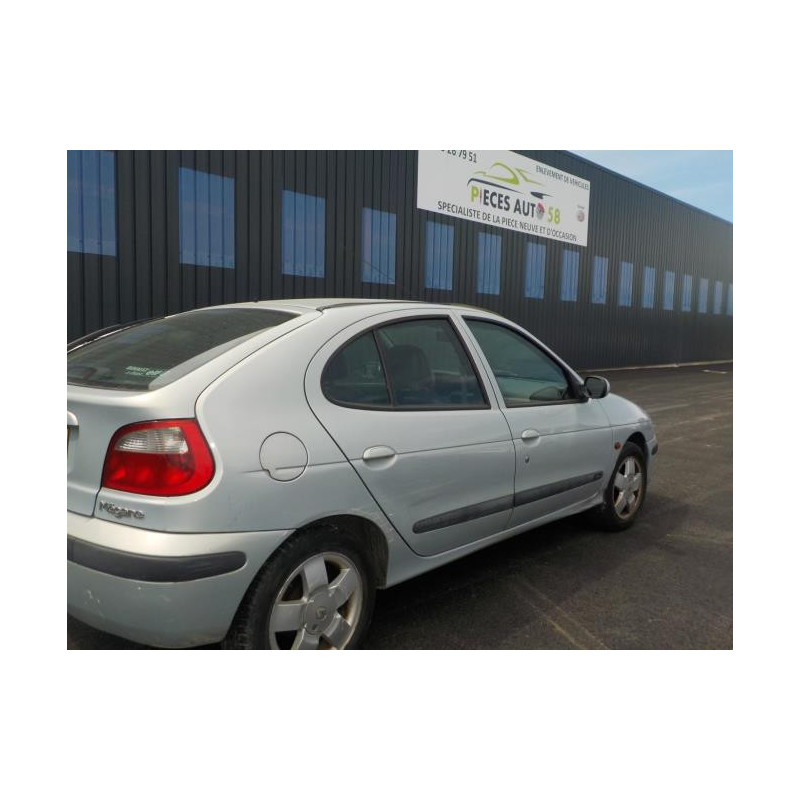 Pare choc avant RENAULT MEGANE 1 PHASE 2 d’occasion