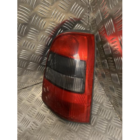 Feu arriere principal droit (feux) OPEL VECTRA B PHASE 1 BREAK d’occasion