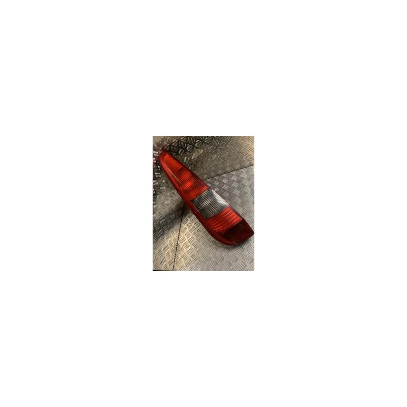 Feu arriere principal gauche (feux) FORD FIESTA 5 PHASE 1 d’occasion