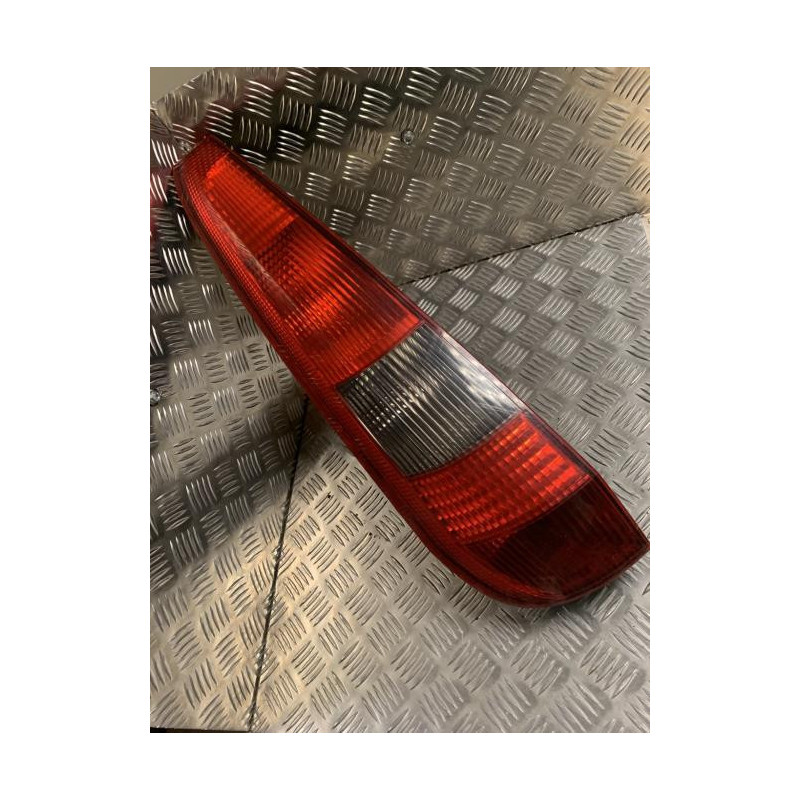 Feu arriere principal gauche (feux) FORD FIESTA 5 PHASE 1 d’occasion