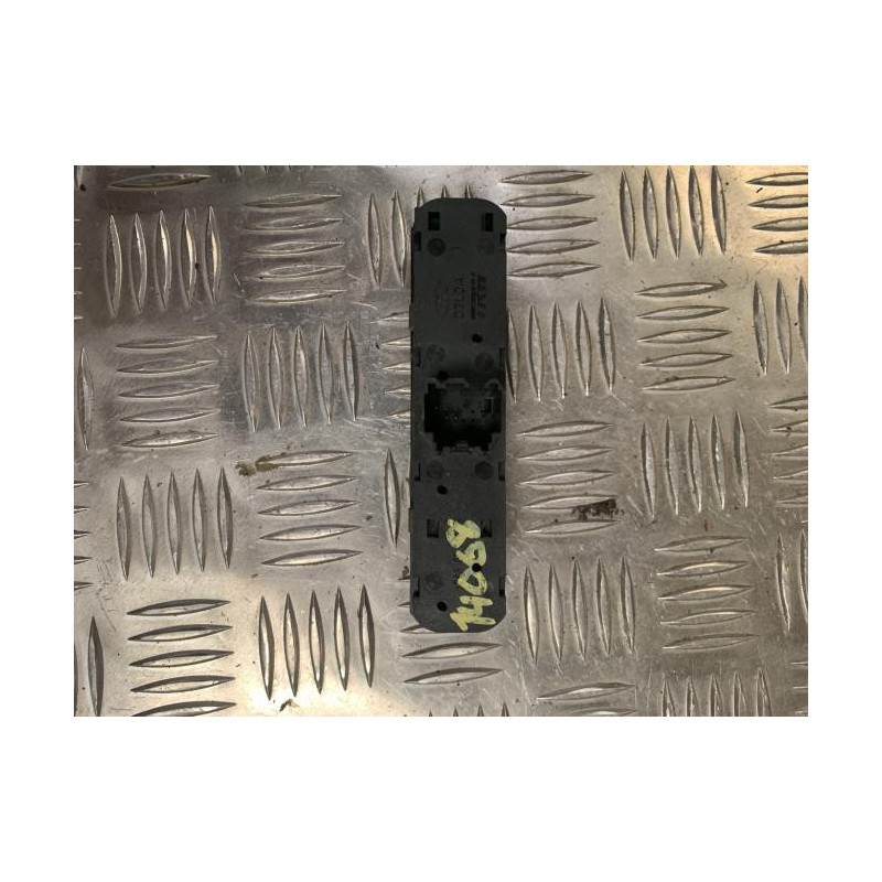 Commande degivrage lunette arriere FORD FIESTA 5 PHASE 1 d’occasion