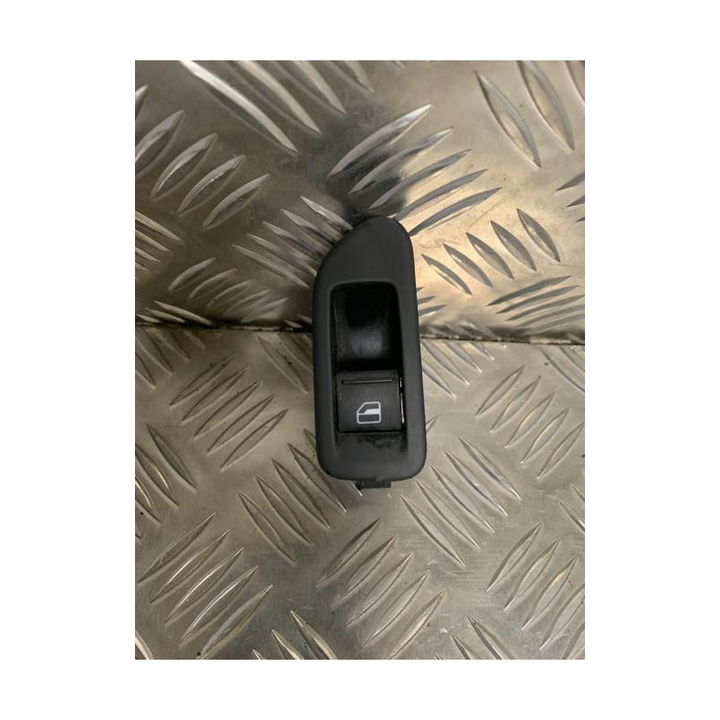 Interrupteur de leve vitre arriere droit VOLKSWAGEN GOLF 6 d’occasion
