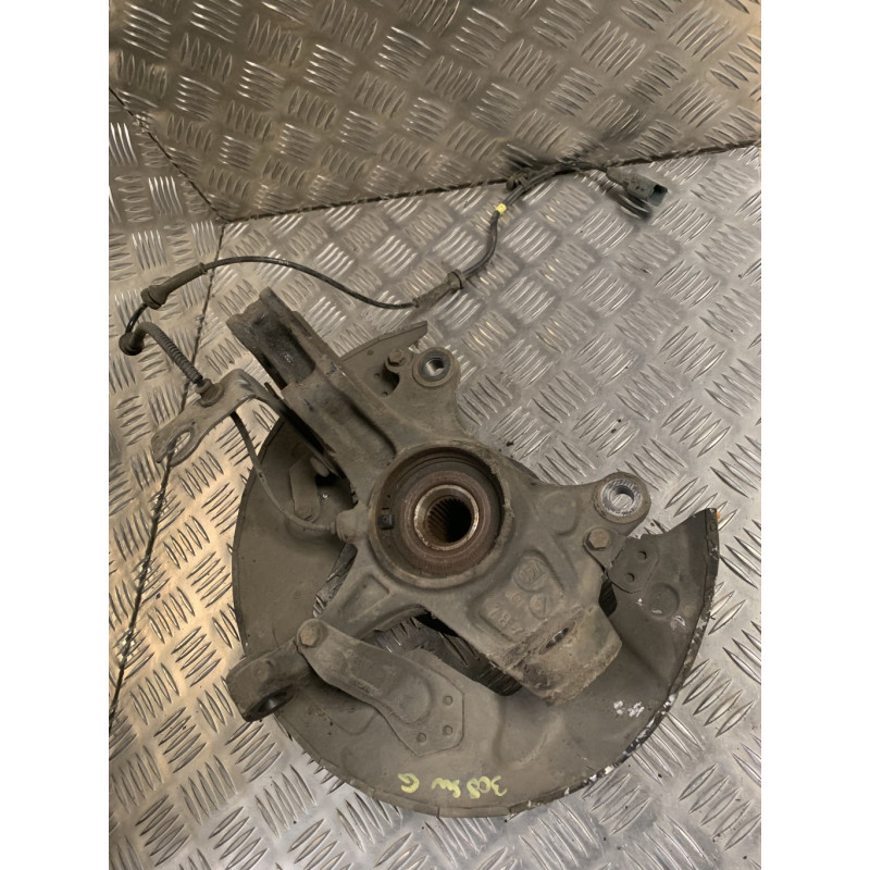 Moyeu avant gauche PEUGEOT 308 2 SW PHASE 1 BREAK d’occasion
