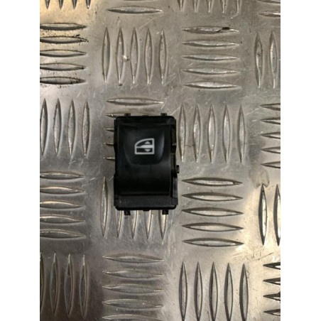 Interrupteur de leve vitre avant droit RENAULT CLIO 4 PHASE 1 d’occasion