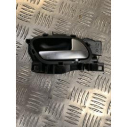 Poignee interieur avant droit PEUGEOT 208 1 PHASE 2 d’occasion