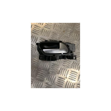 Poignee interieur avant droit PEUGEOT 208 1 PHASE 2 d’occasion
