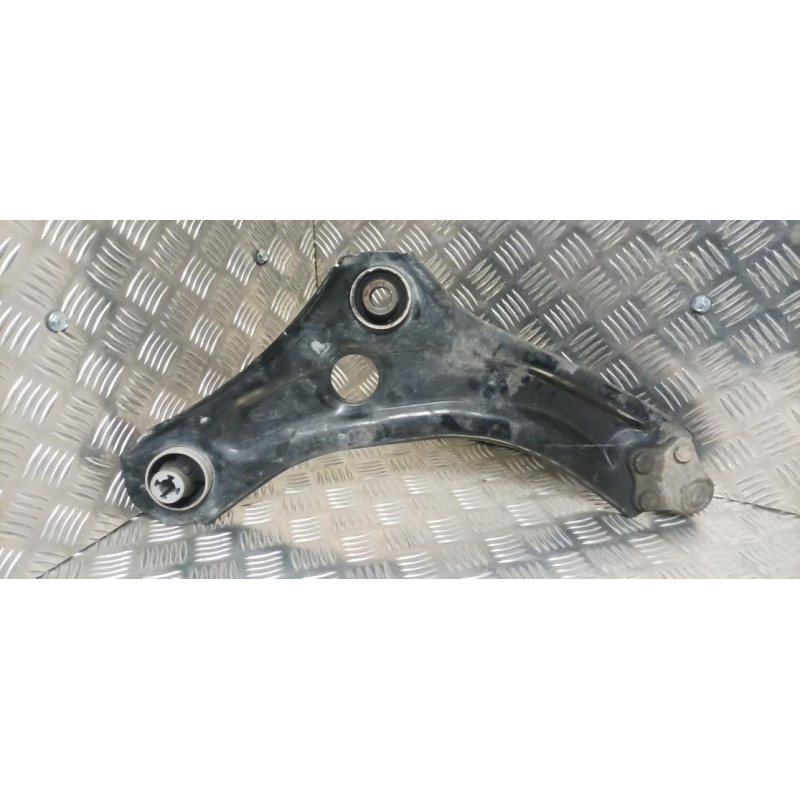 Triangle inferieur avant gauche RENAULT MEGANE 4 PHASE 1 d’occasion