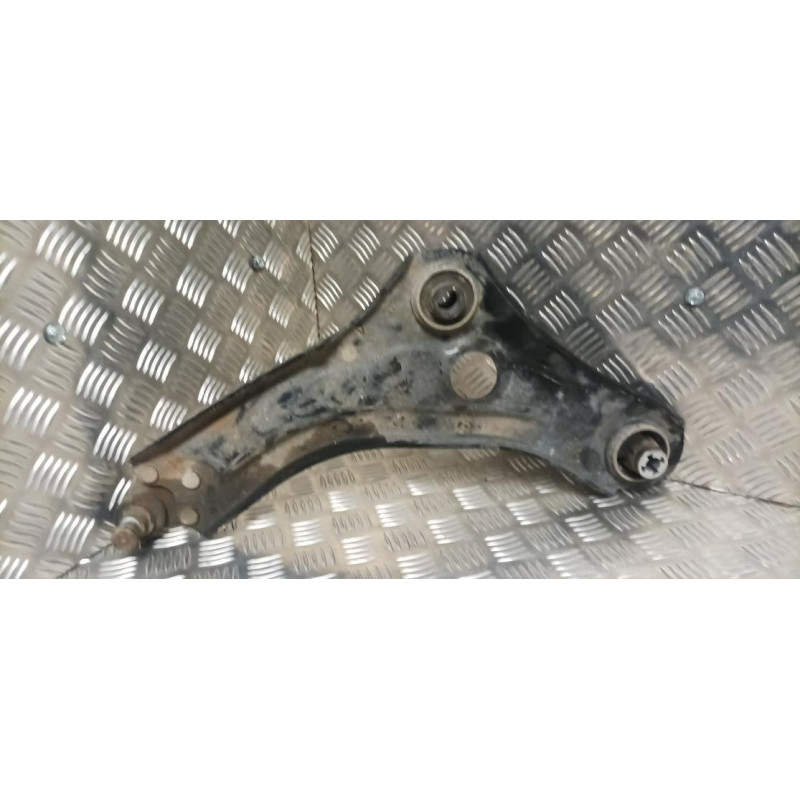 Triangle inferieur avant gauche RENAULT MEGANE 4 PHASE 1 d’occasion