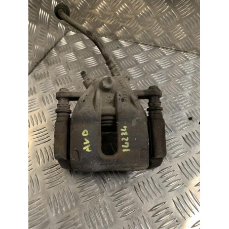 Etrier avant droit (freinage) RENAULT CLIO 3 PHASE 1 d’occasion