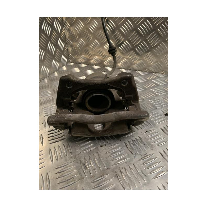Etrier avant droit (freinage) RENAULT CLIO 3 PHASE 1 d’occasion
