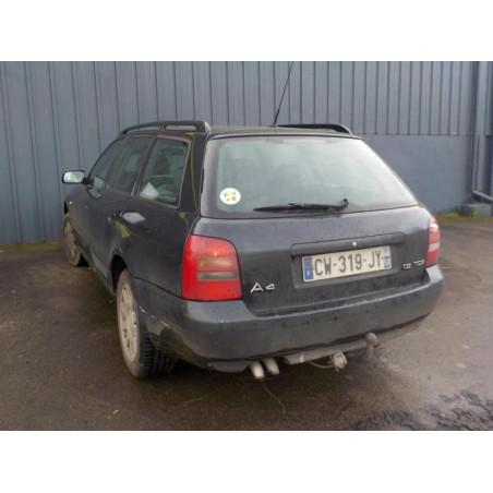 Anti brouillard gauche (feux) AUDI A4 1 AVANT PHASE 2 BREAK d’occasion