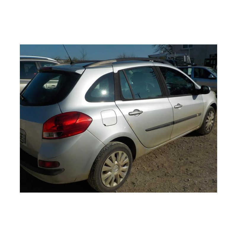 Platine feu arriere gauche RENAULT CLIO 3 PHASE 1 BREAK d’occasion