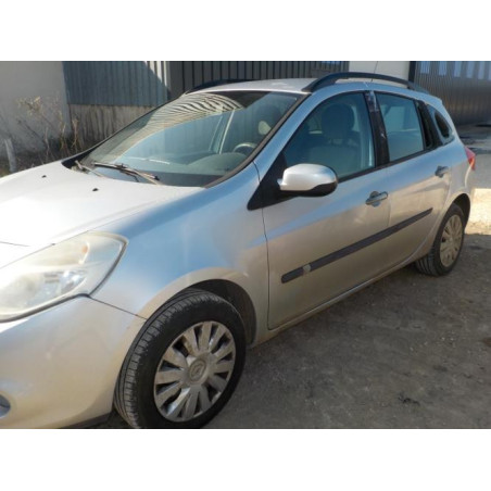 Platine feu arriere droit RENAULT CLIO 3 PHASE 1 BREAK d’occasion