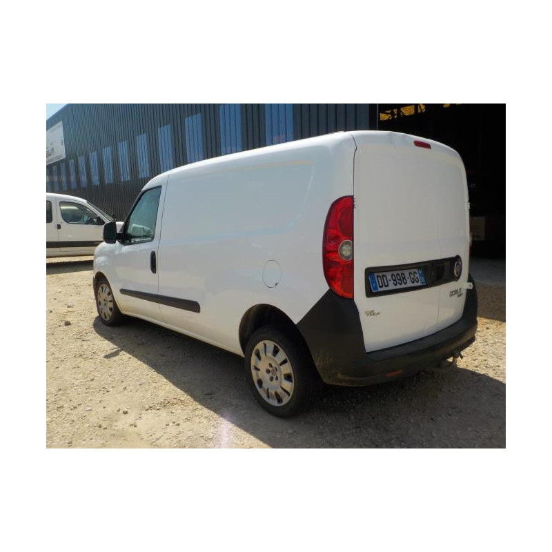 Moteur essuie glace avant FIAT DOBLO 2 PHASE 1 d’occasion