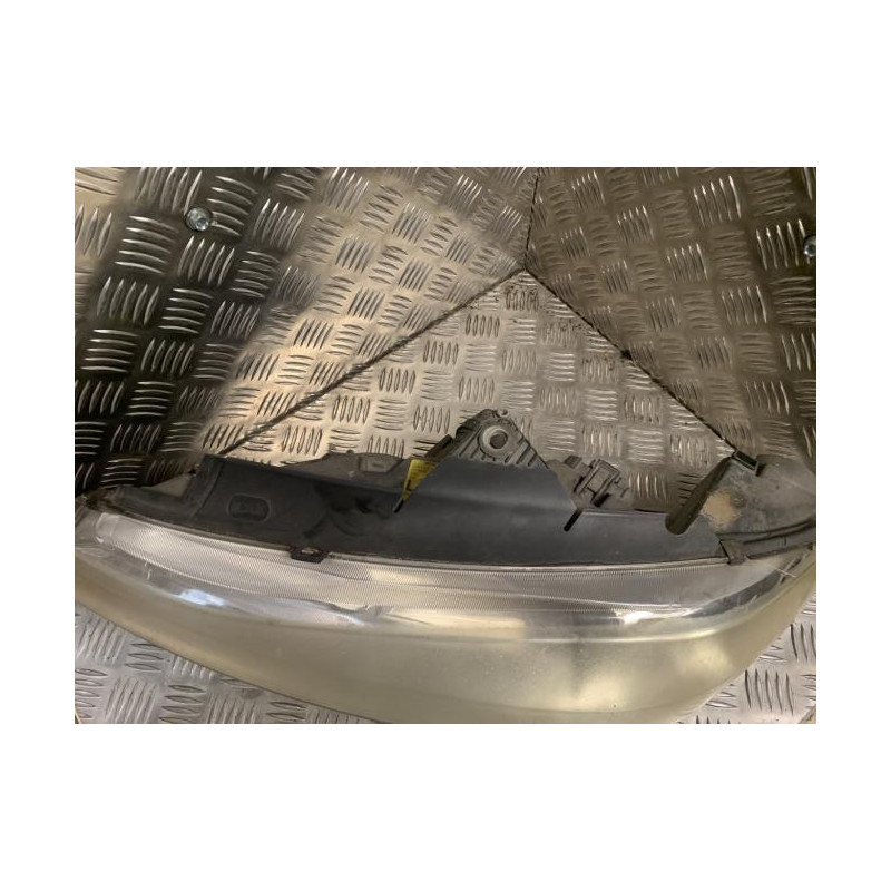 Optique avant principal gauche (feux)(phare) PEUGEOT 406 PHASE 2 BREAK d’occasion