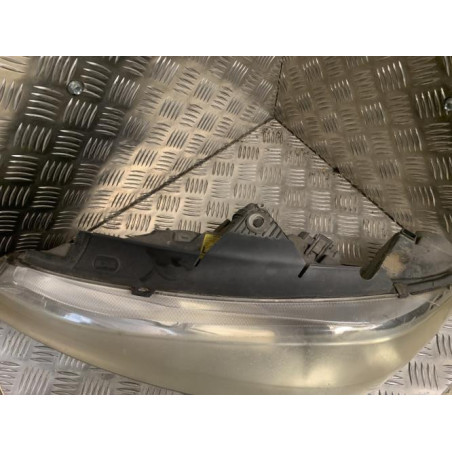 Optique avant principal gauche (feux)(phare) PEUGEOT 406 PHASE 2 BREAK d’occasion