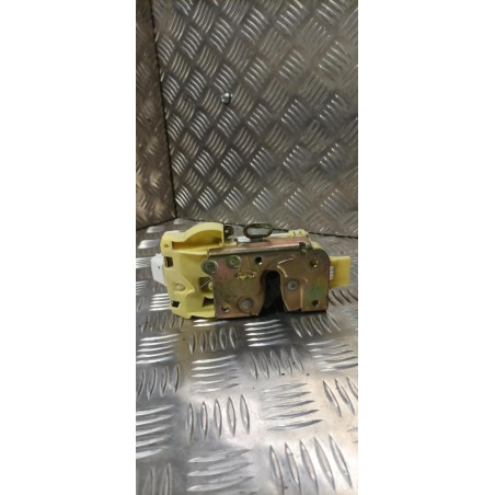 Serrure avant gauche FORD MONDEO 1 PHASE 2 BREAK d’occasion
