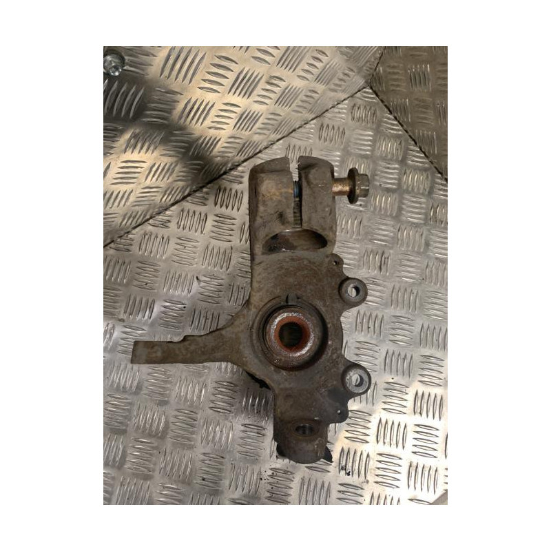 Moyeu avant gauche FORD C-MAX 1 PHASE 2 d’occasion