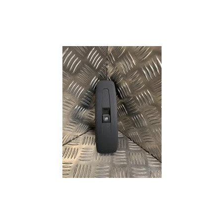 Interrupteur de leve vitre avant droit RENAULT MEGANE 4 PHASE 1 d’occasion