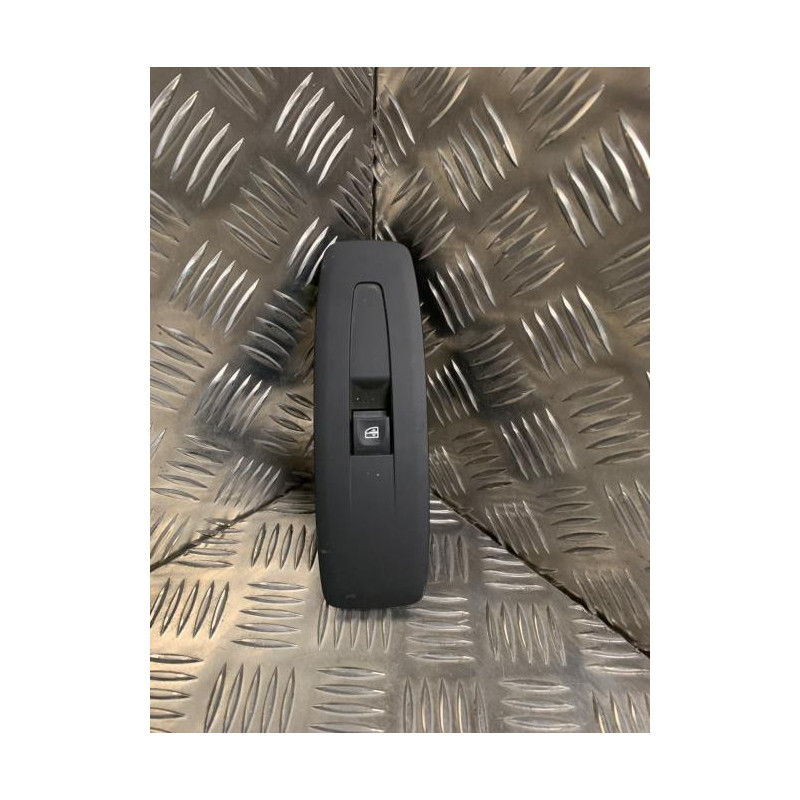 Interrupteur de leve vitre avant droit RENAULT MEGANE 4 PHASE 1 d’occasion