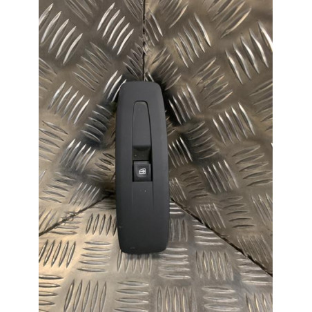 Interrupteur de leve vitre avant droit RENAULT MEGANE 4 PHASE 1 d’occasion