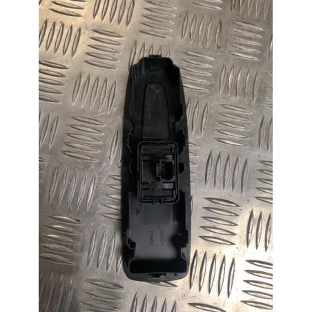 Interrupteur de leve vitre avant droit RENAULT MEGANE 4 PHASE 1 d’occasion
