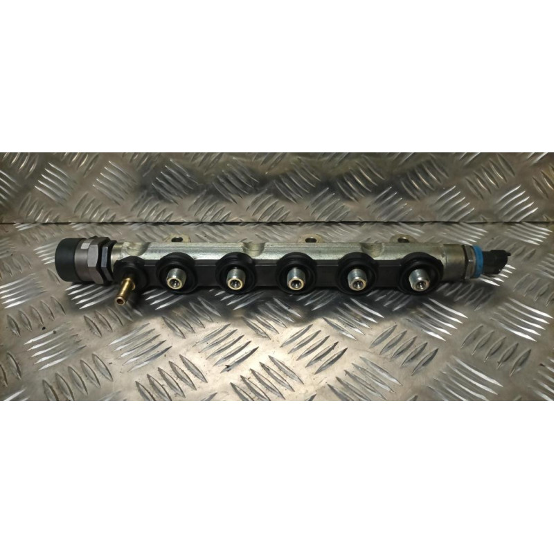 Rampe injection RENAULT GRAND SCENIC 2 PHASE 2 d’occasion