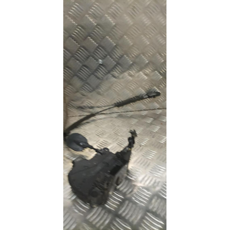 Serrure avant droit RENAULT CLIO 4 PHASE 1 d’occasion