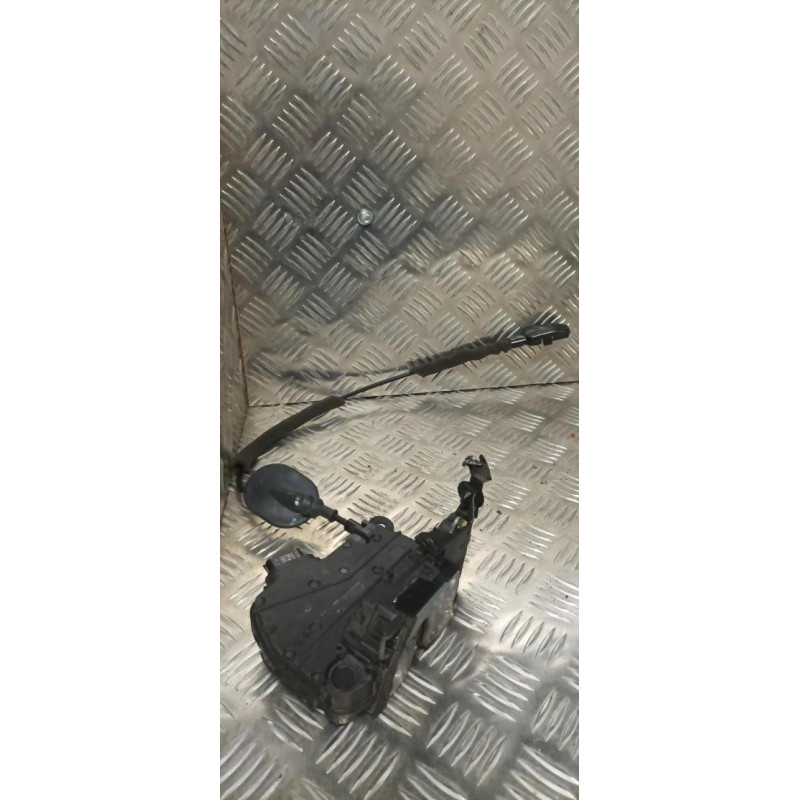 Serrure avant droit RENAULT CLIO 4 PHASE 1 d’occasion