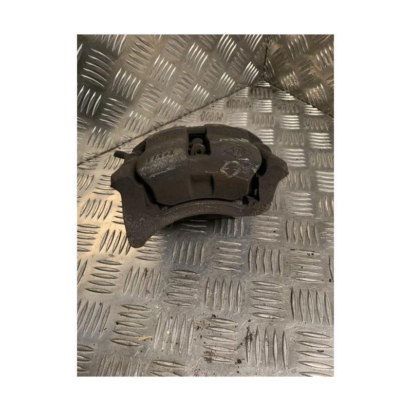 Etrier avant droit (freinage) RENAULT TWINGO 2 PHASE 1 d’occasion