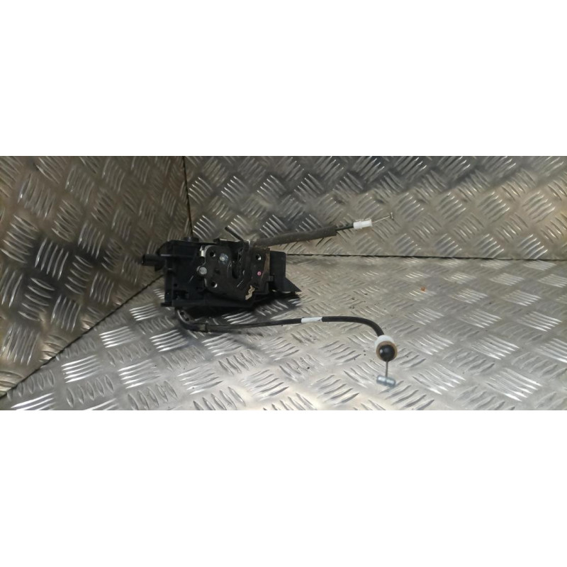 Serrure avant droit PEUGEOT 308 2 SW PHASE 1 BREAK d’occasion