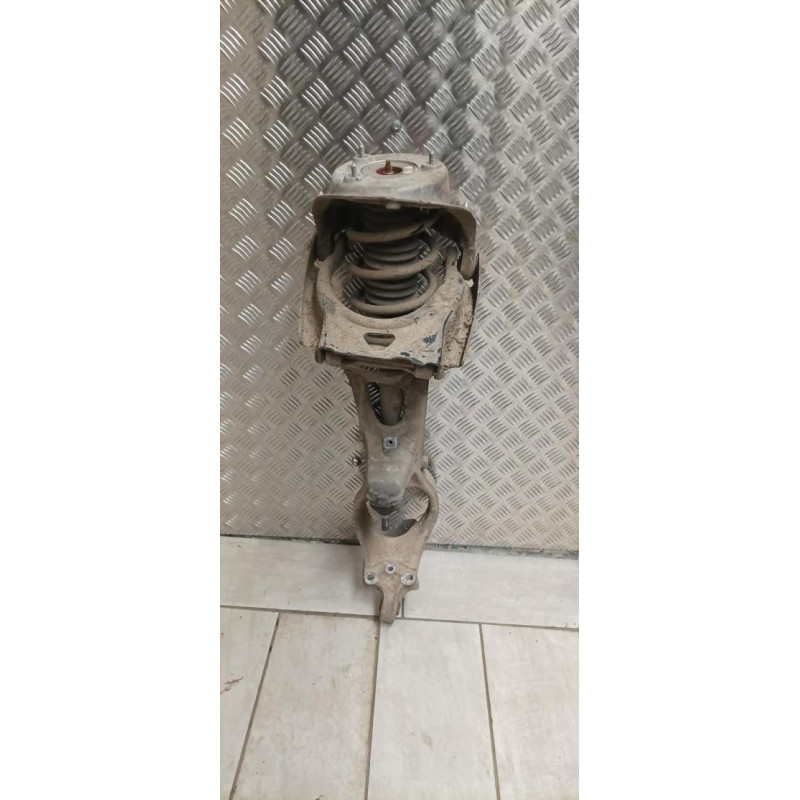 Bras de suspension superieur avant droit PEUGEOT 407 PHASE 1 BREAK d’occasion
