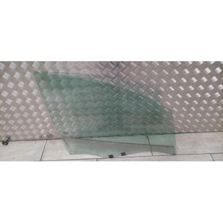 Vitre avant droit RENAULT CLIO 4 PHASE 2 d’occasion