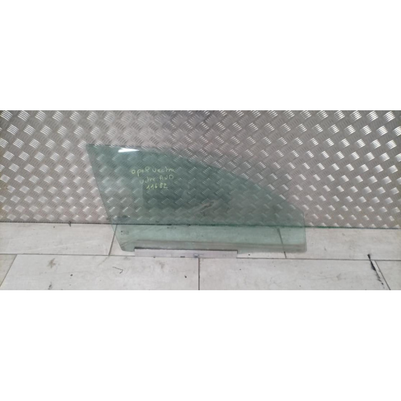 Vitre avant droit OPEL VECTRA C PHASE 1 d’occasion