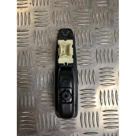 Interrupteur de leve vitre arriere droit RENAULT CLIO 4 PHASE 2 d’occasion