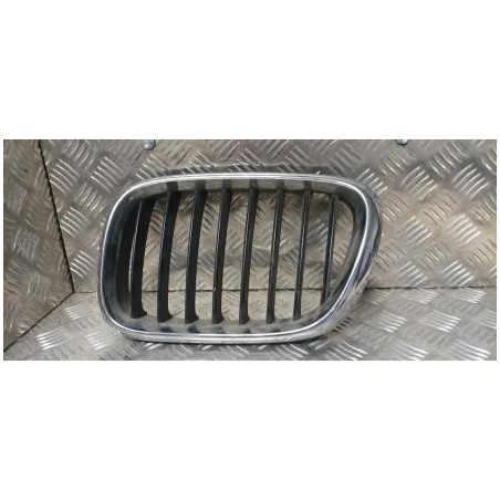 Grille de calandre gauche BMW X5 E53 d’occasion