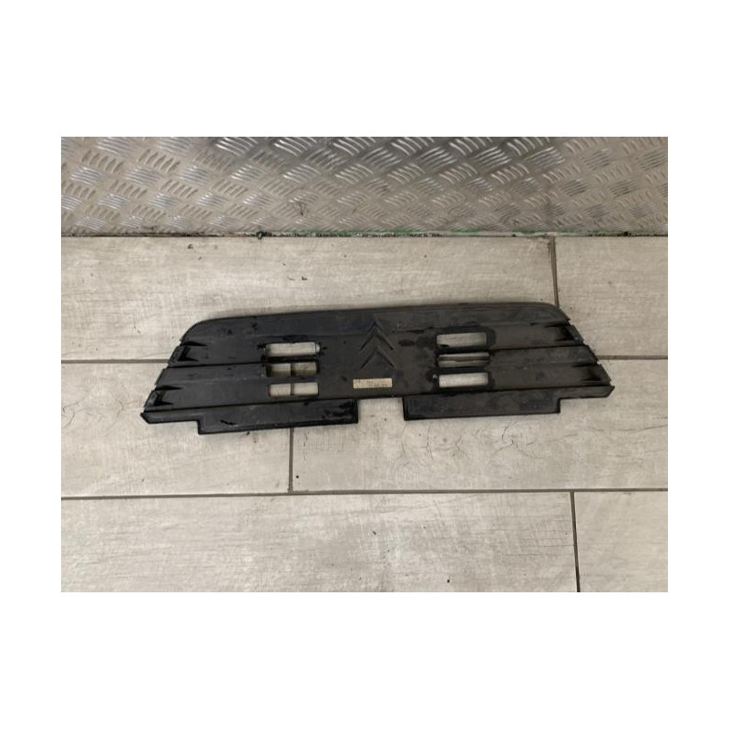 Calandre CITROEN DYANE d’occasion