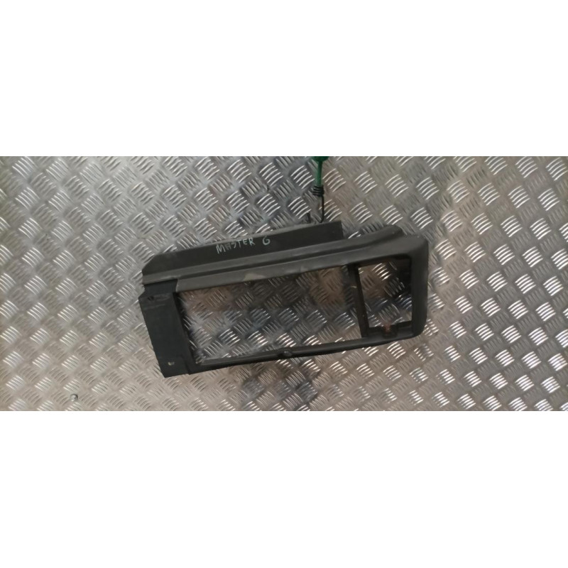 Calandre gauche RENAULT MASTER 1 PHASE 1 d’occasion