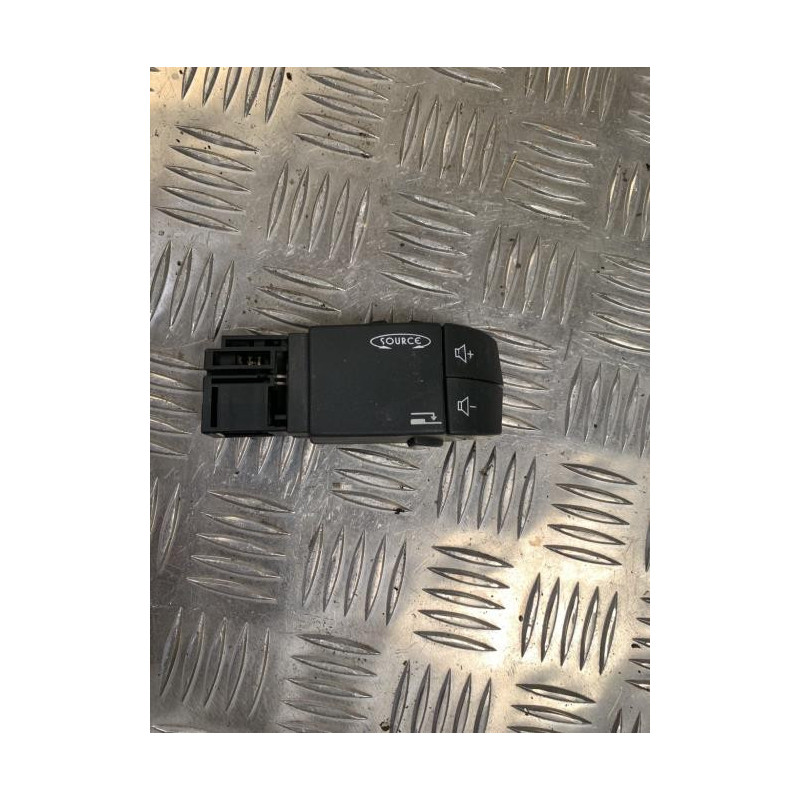 Commande autoradio RENAULT LAGUNA 2 PHASE 1 BREAK d’occasion