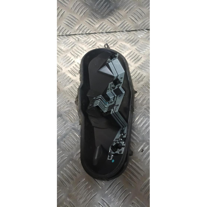 Platine feu arriere gauche PEUGEOT 107 PHASE 2 d’occasion