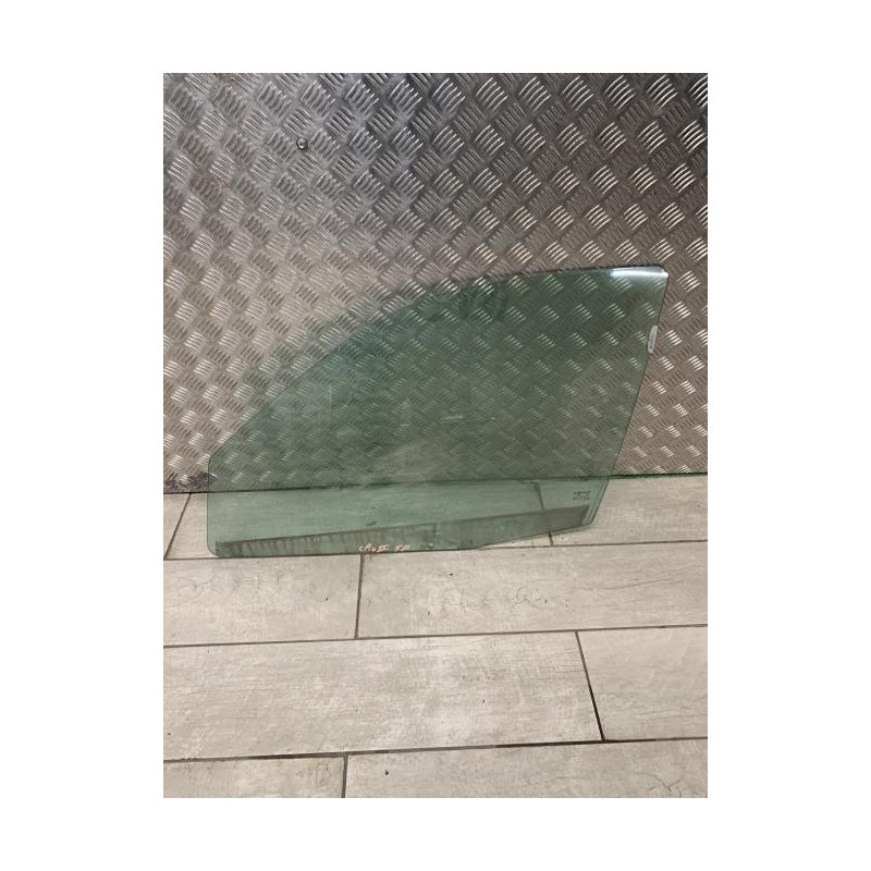 Vitre avant gauche RENAULT CLIO 2 PHASE 1 d’occasion