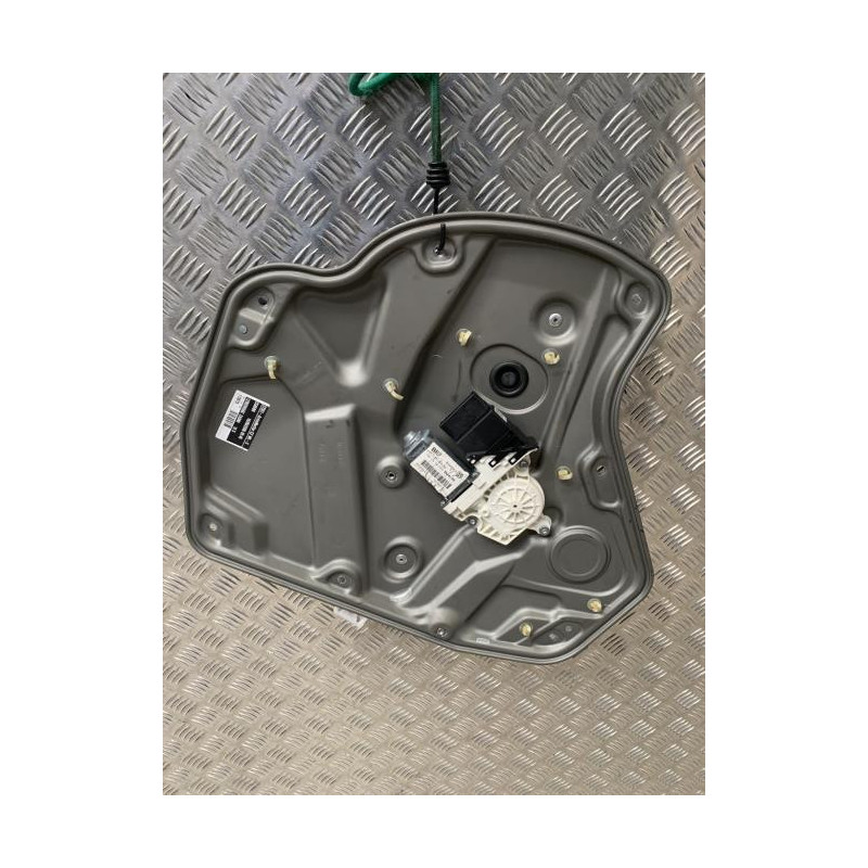 Moteur leve vitre arriere droit SKODA OCTAVIA 2 PHASE 1 BREAK d’occasion