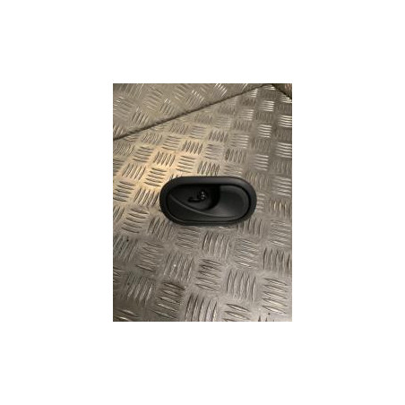 Poignee interieur avant droit RENAULT KANGOO 2 PHASE 2 d’occasion