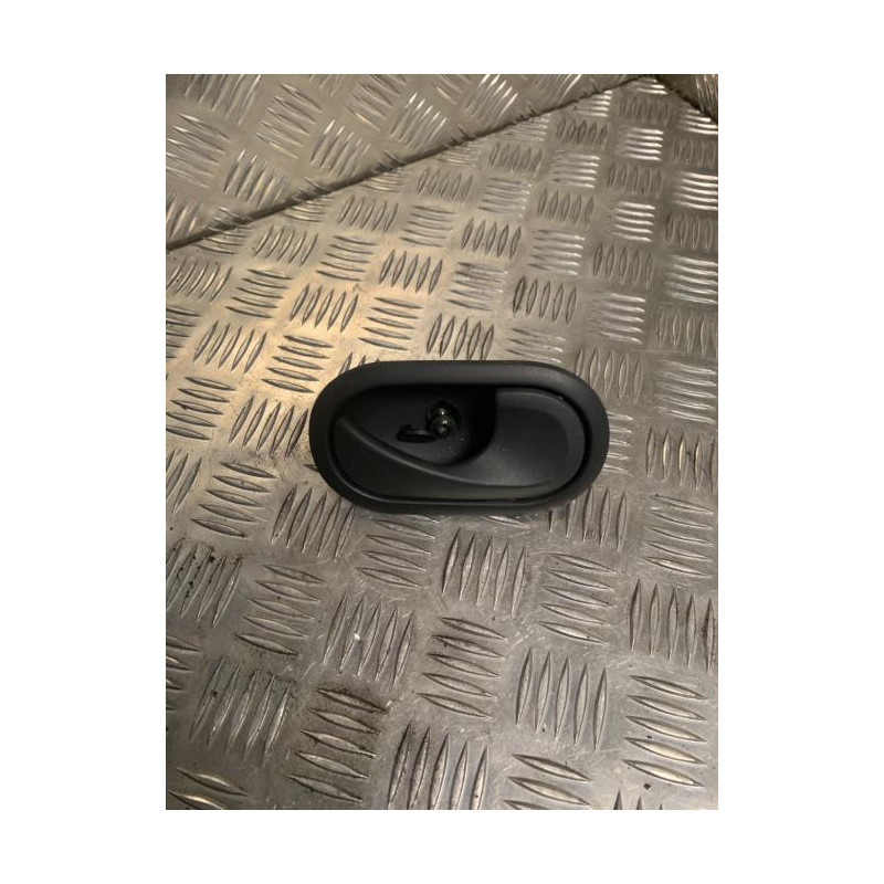 Poignee interieur avant droit RENAULT KANGOO 2 PHASE 2 d’occasion