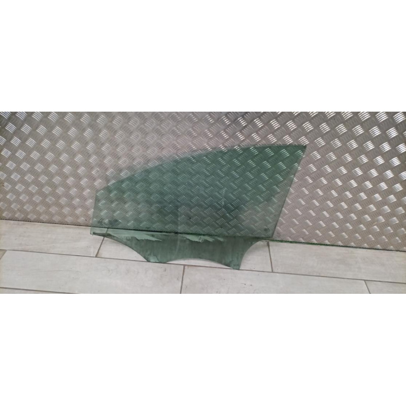 Vitre avant droit SEAT IBIZA 4 PHASE 3 d’occasion