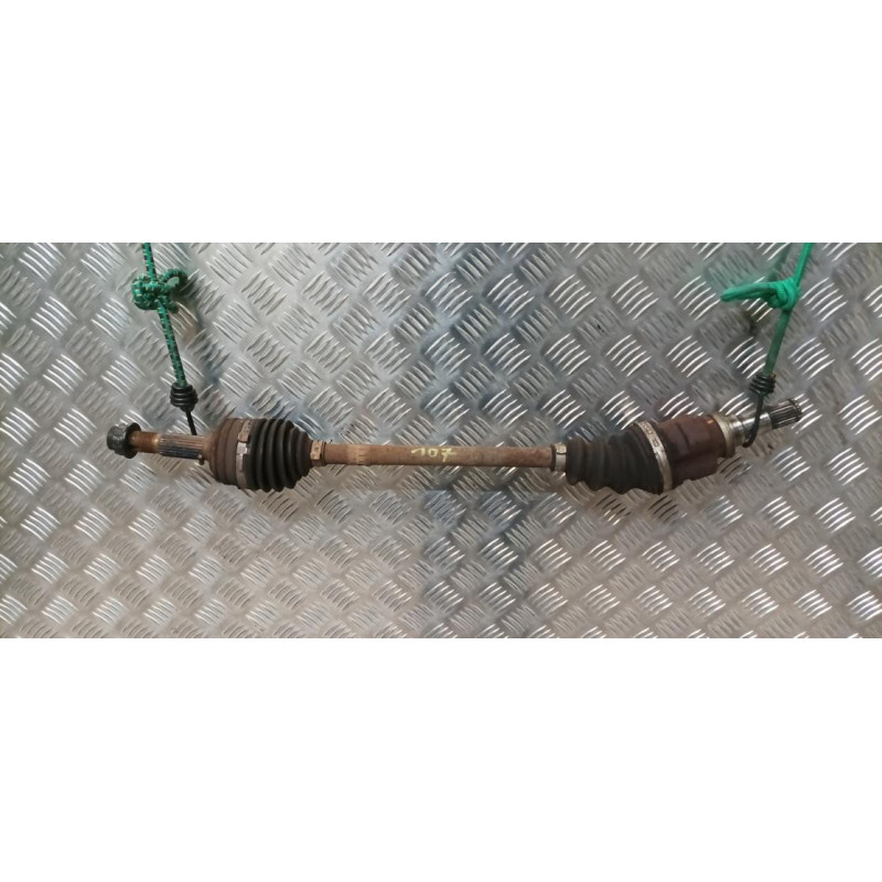 Cardan gauche (transmission) PEUGEOT 107 PHASE 2 d’occasion
