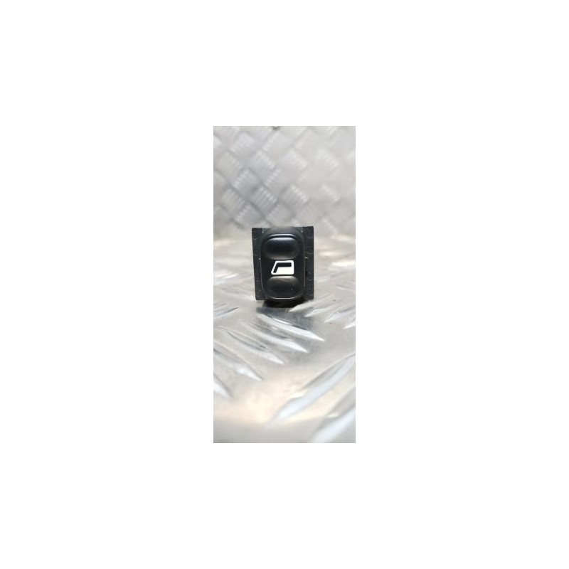 Interrupteur de leve vitre avant droit CITROEN BERLINGO 1 PHASE 2 d’occasion