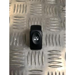 Interrupteur de leve vitre avant droit RENAULT KANGOO 1 PHASE 1 d’occasion